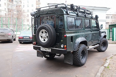       Land Rover Defender